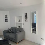 Spacious 2 Bedroom Apartment