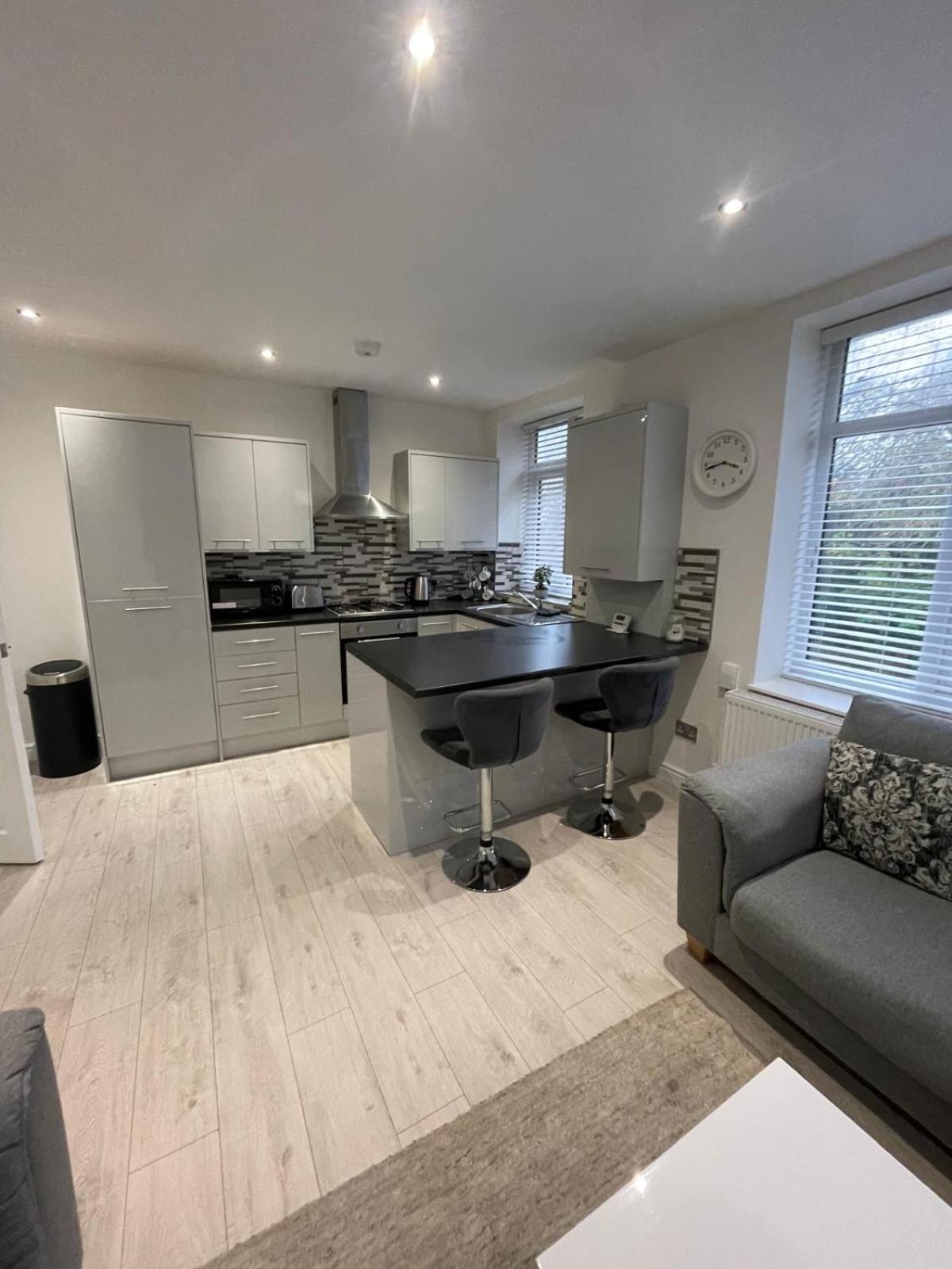 Spacious 2 Bedroom Apartment Liverpool