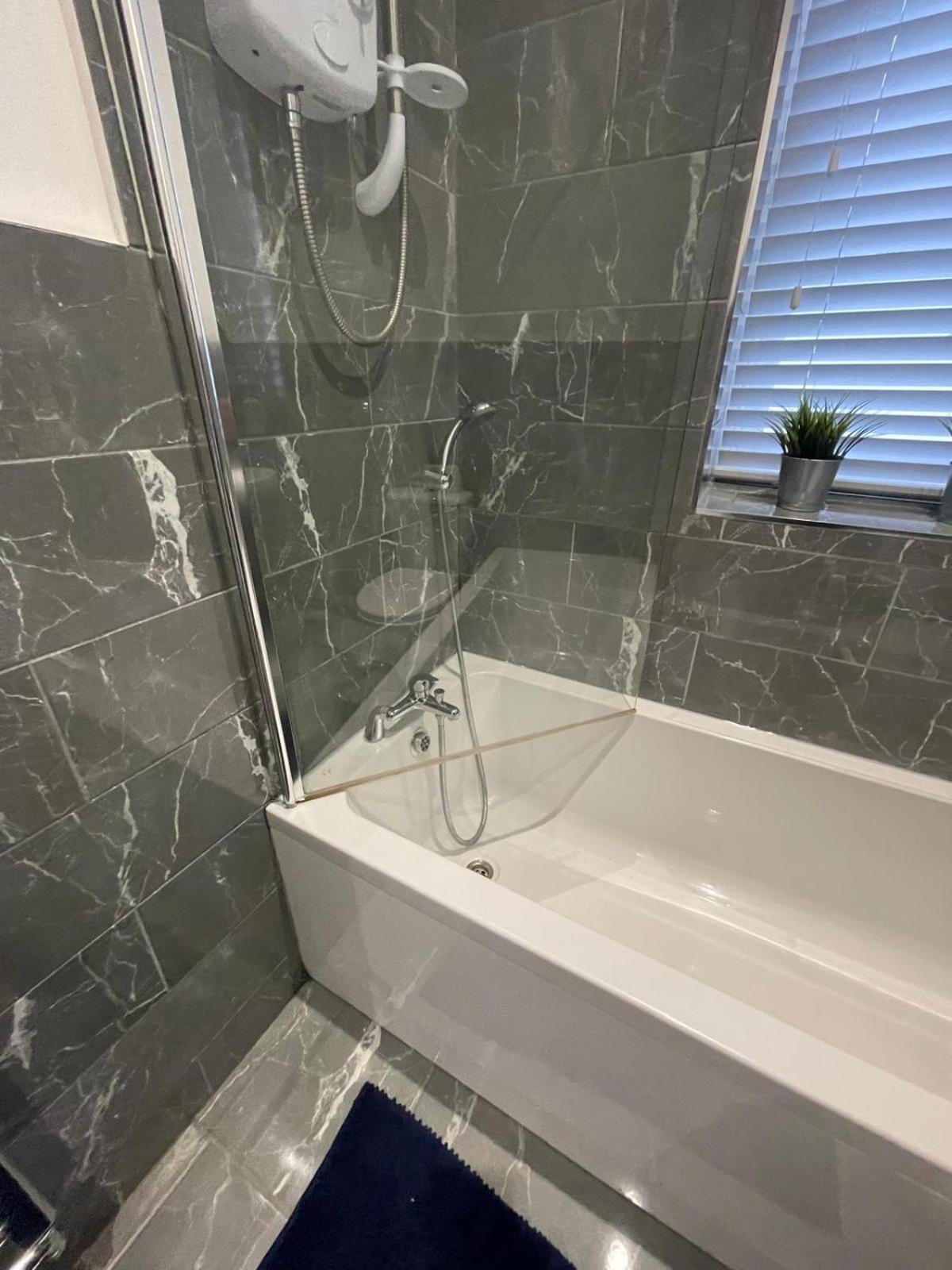 Spacious 2 Bedroom Liverpool